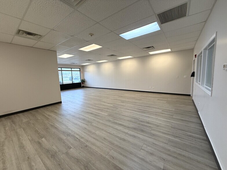 More Photos Of 13717 S Route 30, Plainfield Flex For Lease