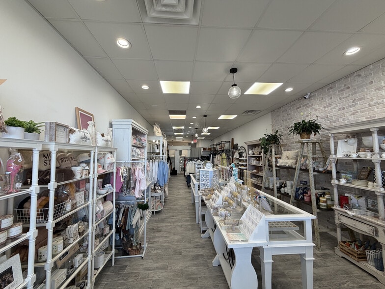 More Photos Of 1170-1194 Wantagh Ave, Wantagh Bank For Lease