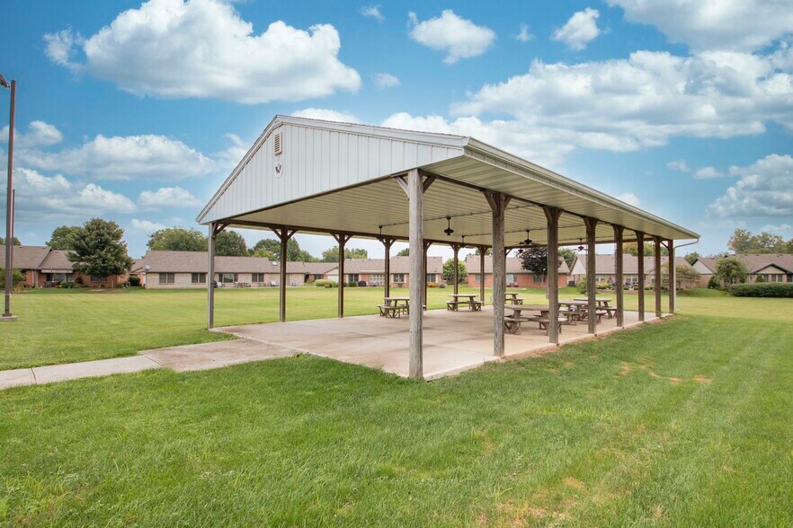 More Photos Of 733 Country Club Dr, Xenia Religious Facility For Sale