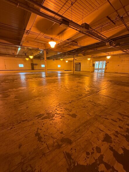 More Photos Of 422B N 3rd St, Albemarle Warehouse For Lease