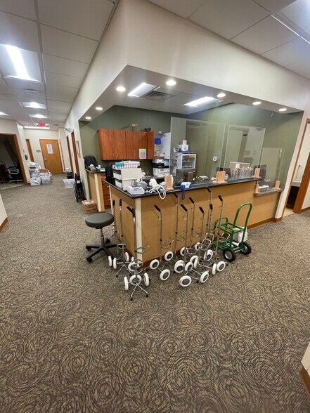 More Photos Of 2084-2090 E Main St, Cortlandt Manor Freestanding For Lease