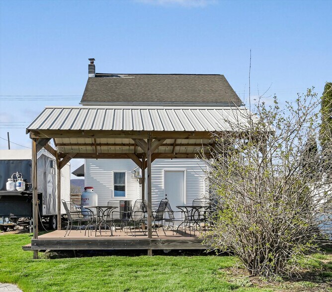 More Photos Of 9684 Old 22, Bethel Restaurant For Sale