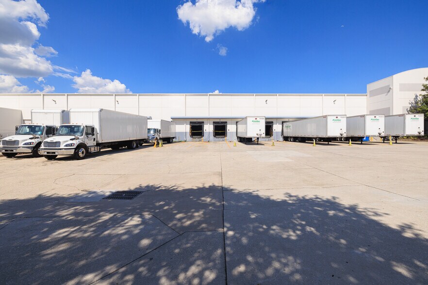 More Photos Of 245 Deen Still Rd, Davenport Warehouse For Lease