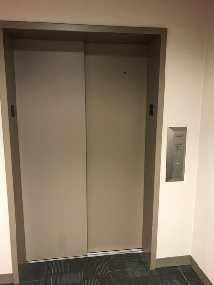 More Photos Of 8030 Arrowridge Blvd, Charlotte Office For Sale