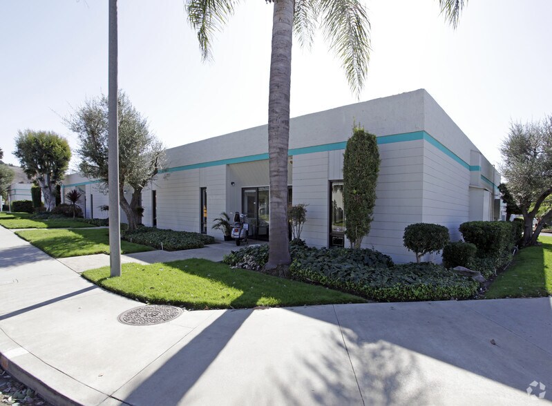 More Photos Of 179 Roymar Rd, Oceanside Unknown For Lease