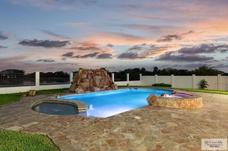 More Photos Of 25219 Bass Blvd, Harlingen Lodge Meeting Hall For Sale