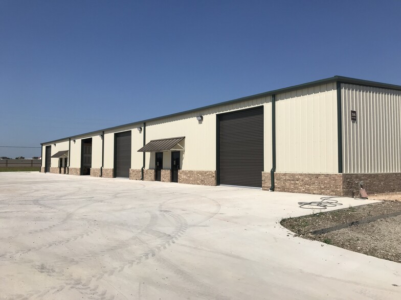 Primary Photo Of 927 Gulf St, Cibolo Warehouse For Lease