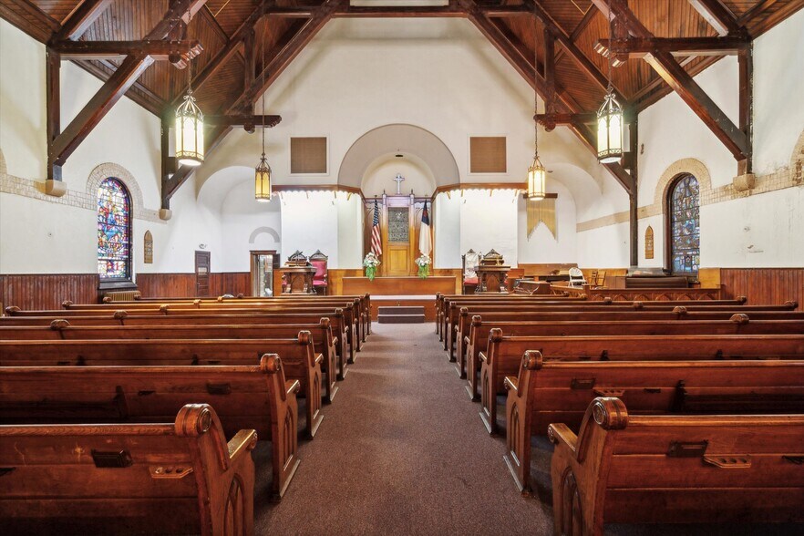 More Photos Of 1601 S 13th St, Philadelphia Specialty For Sale