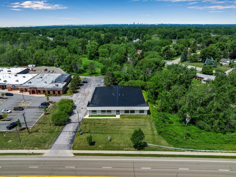 More Photos Of 3310 Southwestern Blvd, Orchard Park Freestanding For Lease