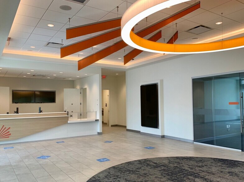 More Photos Of 7840 SW 104th St, Miami Bank For Lease
