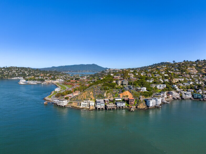 More Photos Of 2002 Paradise Dr, Tiburon Apartments For Sale