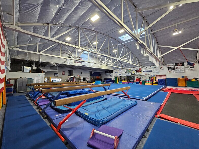 More Photos Of 815 N 1st Ave, Great Falls Auto Dealership For Lease