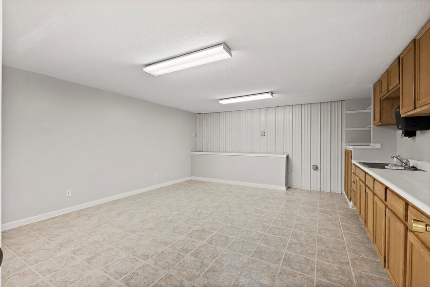More Photos Of 1251 Montvue Rd, Kingsport Warehouse For Sale