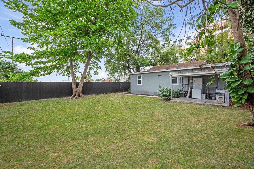 More Photos Of 1425 NW 54th St, Miami Office Residential For Sale