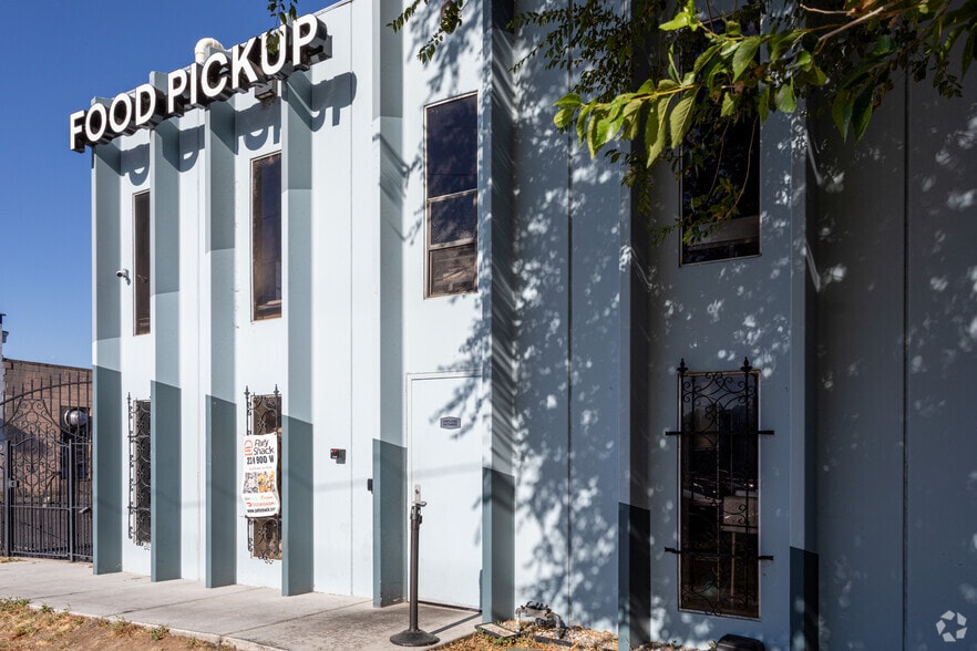 More Photos Of 23 N 900 W, Salt Lake City Freestanding For Lease