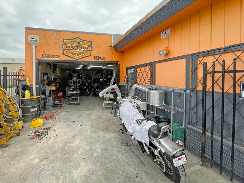 More Photos Of 3016 Cutting Blvd, Richmond Storefront Retail Residential For Lease