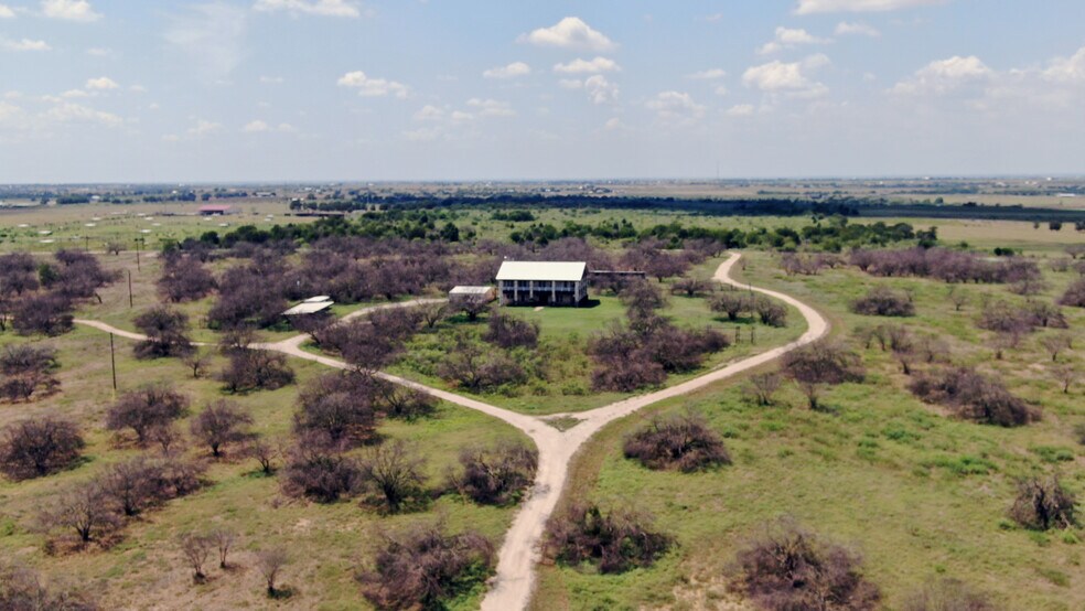 More Photos Of 650 County Road 468, Elgin Land For Sale