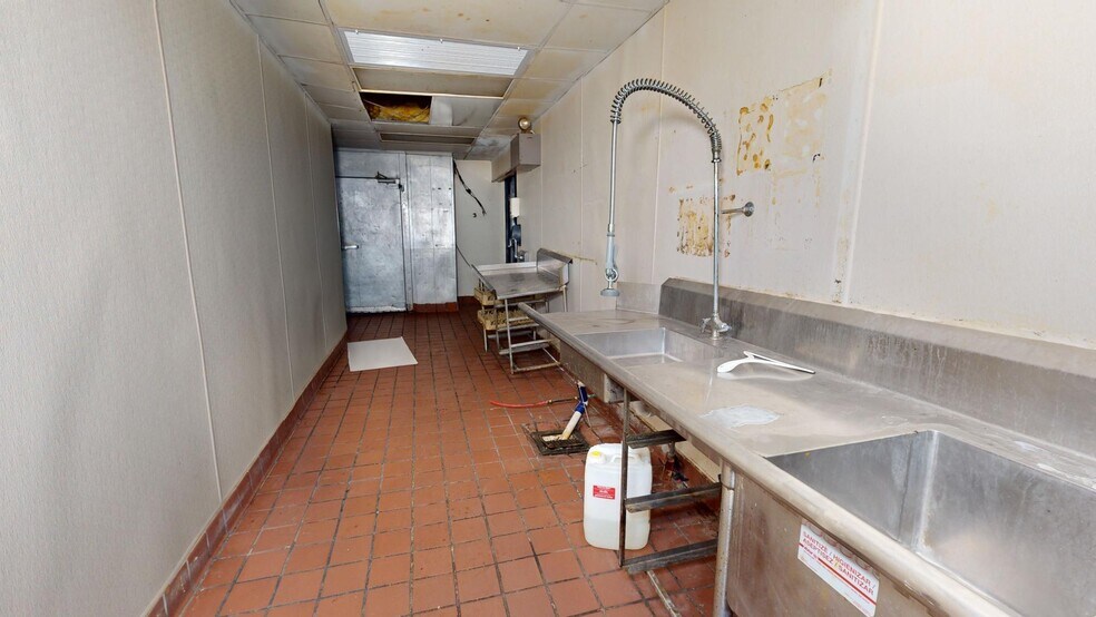 1329 Main St, Chipley, FL 32428 Retail For Lease