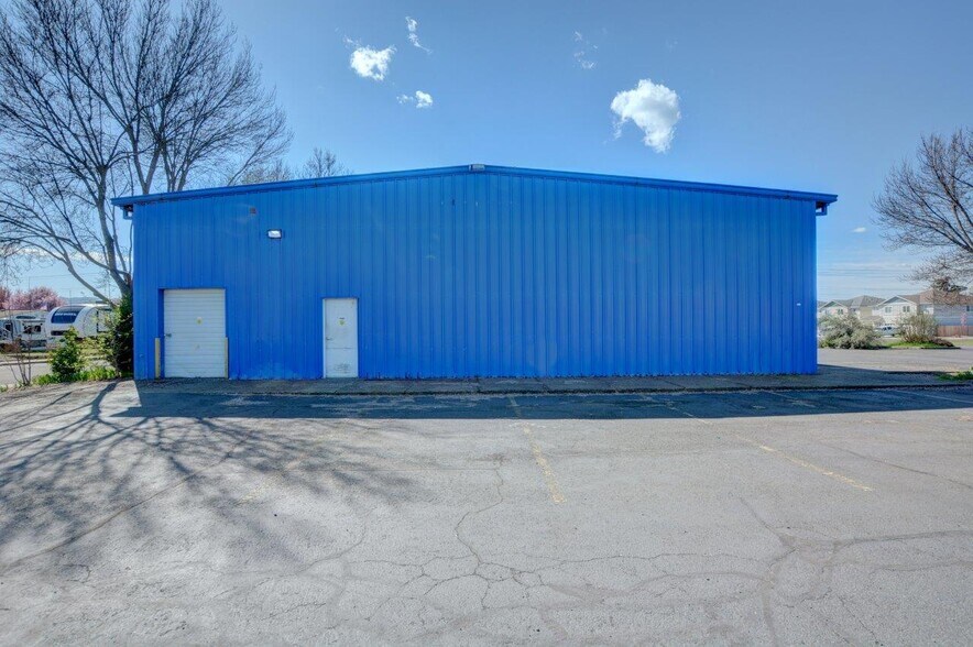 More Photos Of 2465 Avenue A, White City Freestanding For Sale