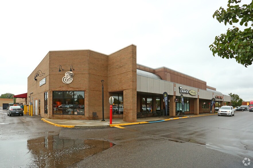 More Photos Of 26300-26650 Ford Rd, Dearborn Heights Unknown For Lease