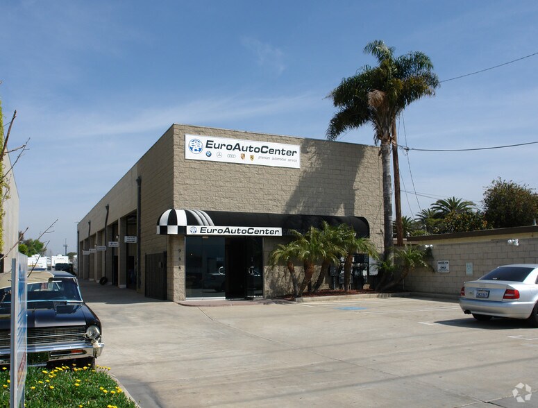 Primary Photo Of 986 W 17th St, Costa Mesa Service For Lease