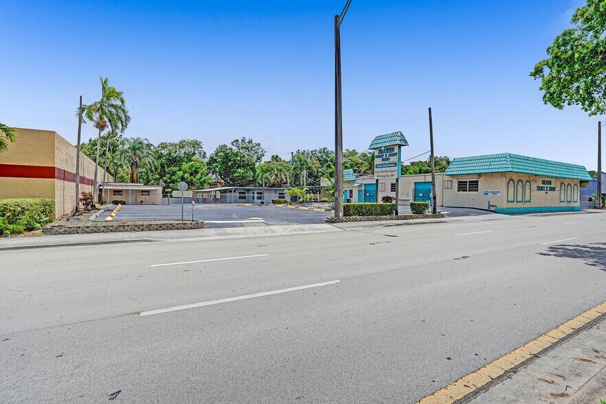 Primary Photo Of 5870 Stirling Rd, Hollywood Auto Repair For Lease