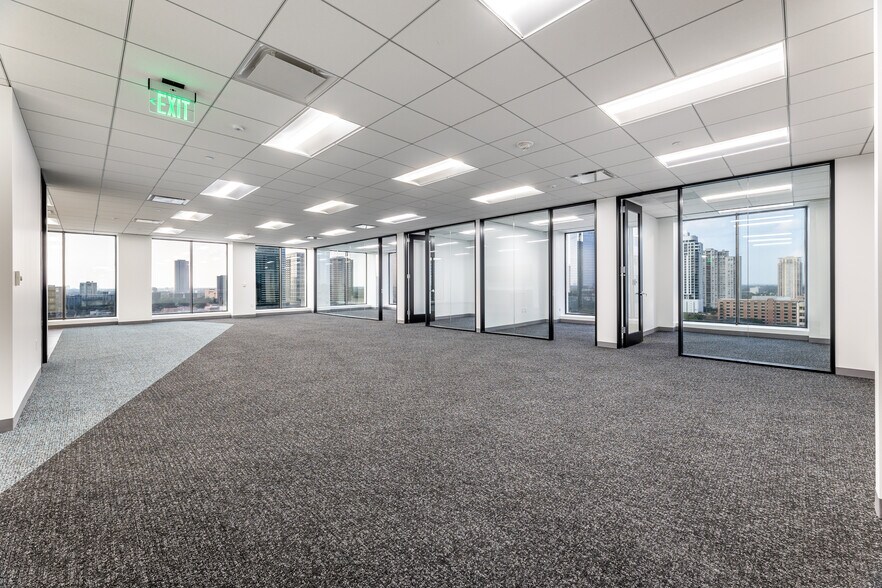 More Photos Of 2000 West Loop S, Houston Office For Lease