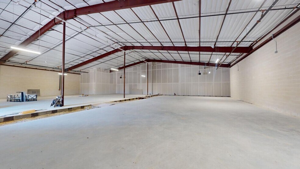 More Photos Of 1900 Hur Industrial Blvd, Cedar Park Flex For Sale