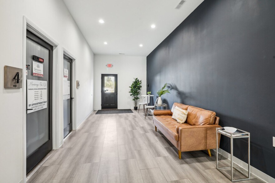 More Photos Of 613 Broadway, Wisconsin Dells Loft Creative Space For Sale