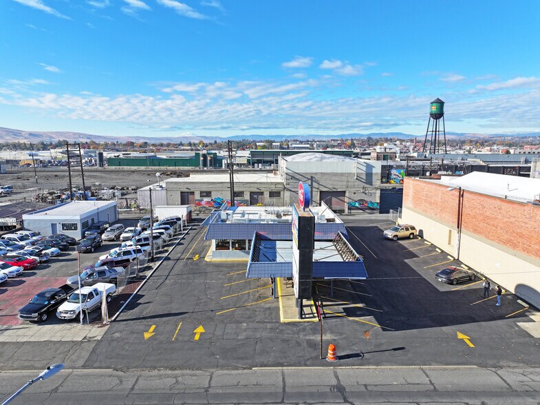 More Photos Of 306 S 1st St, Yakima Restaurant For Sale
