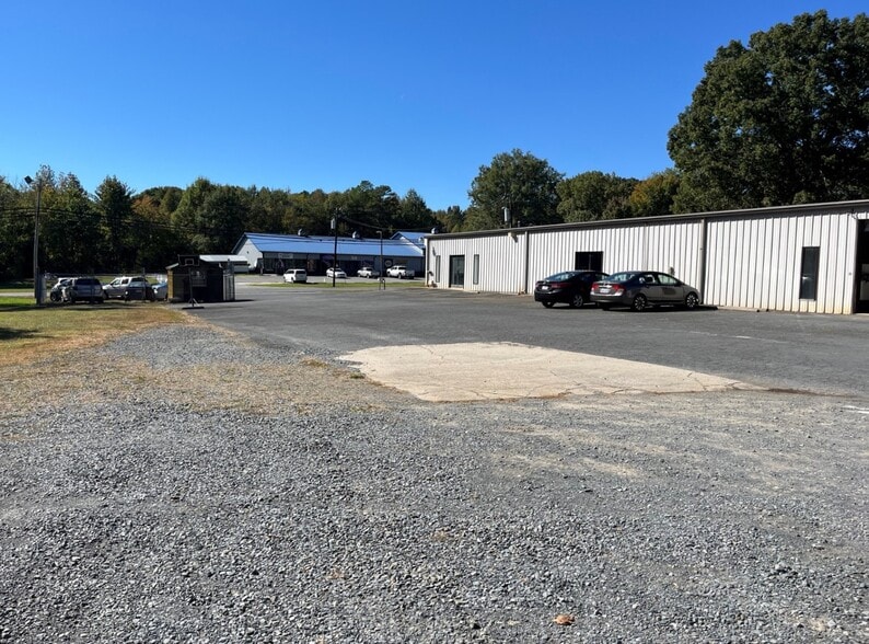 More Photos Of 8545 Highway 52, Rockwell Flex For Sale