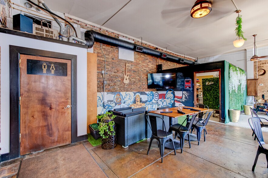 More Photos Of 215 10th St, Augusta General Retail For Sale