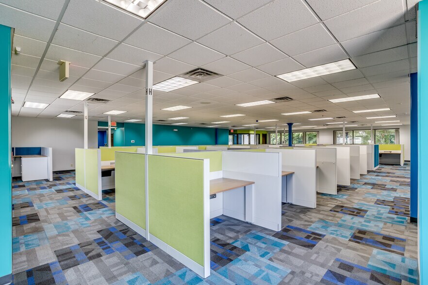 More Photos Of 500 W 1 St Ave, Hutchinson Office For Sale