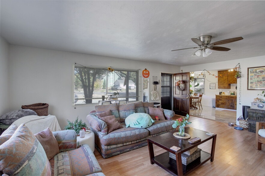 More Photos Of 2107 3rd Ave, Longmont Apartments For Sale