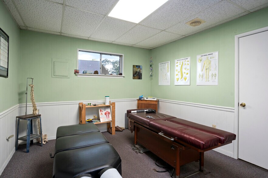 More Photos Of 130 N Main St, Petal Medical For Sale