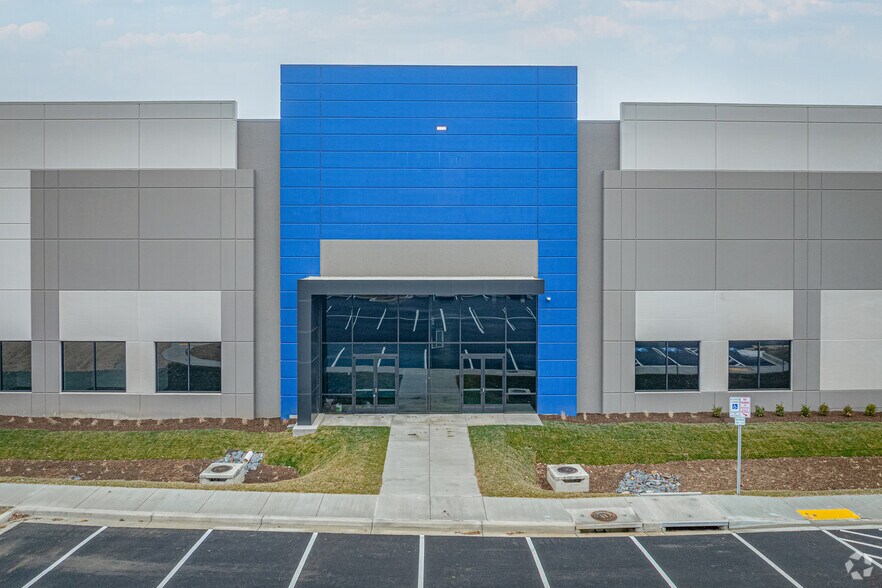 More Photos Of 1305 Furnace Rd, Linthicum Heights Distribution For Lease