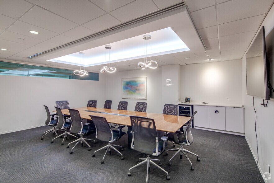 More Photos Of 2101 L St NW, Washington Office For Lease