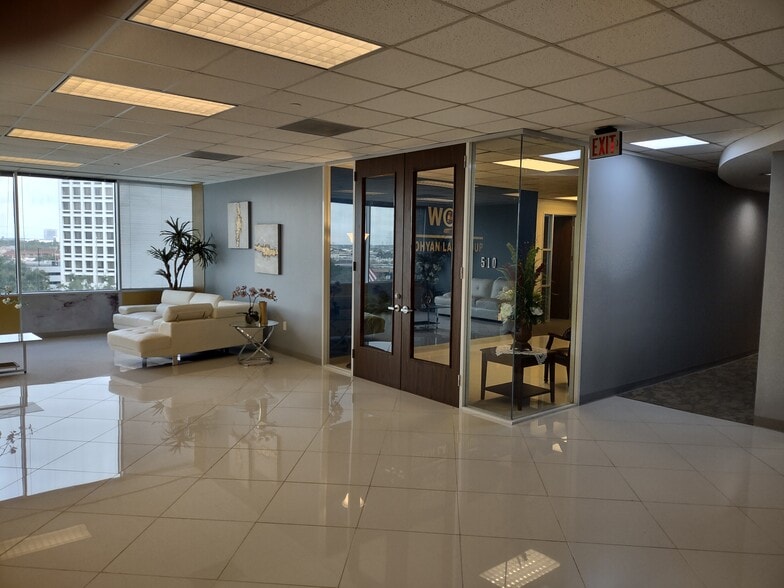 More Photos Of 6464 Savoy Dr, Houston Office For Lease