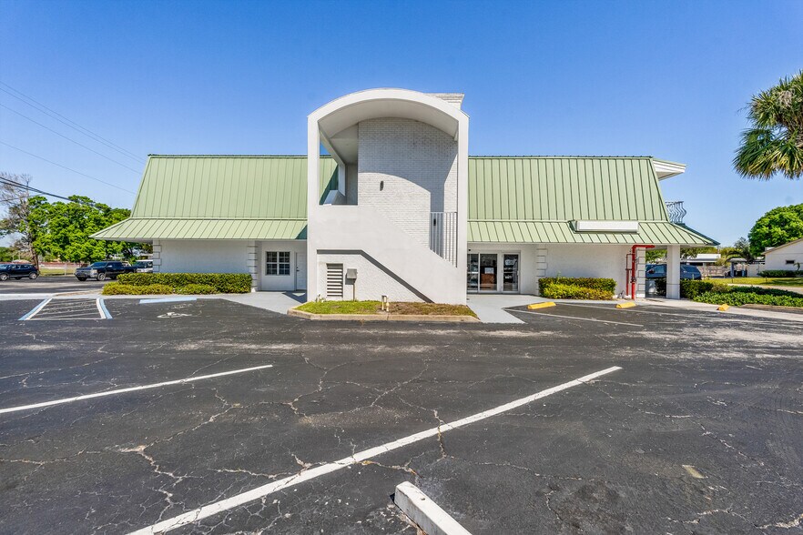 More Photos Of 1615 14th Ave, Vero Beach Medical For Sale