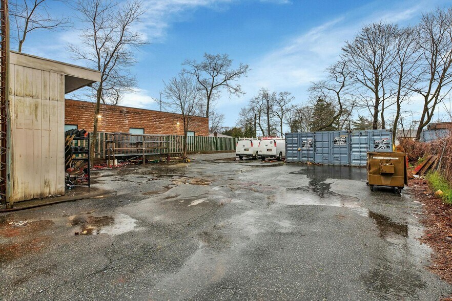 More Photos Of 56 Carleton Ave, Islip Terrace Office For Sale