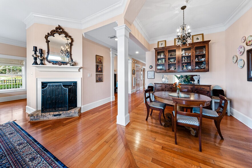 More Photos Of 202 S Mobile St, Fairhope Hospitality For Sale