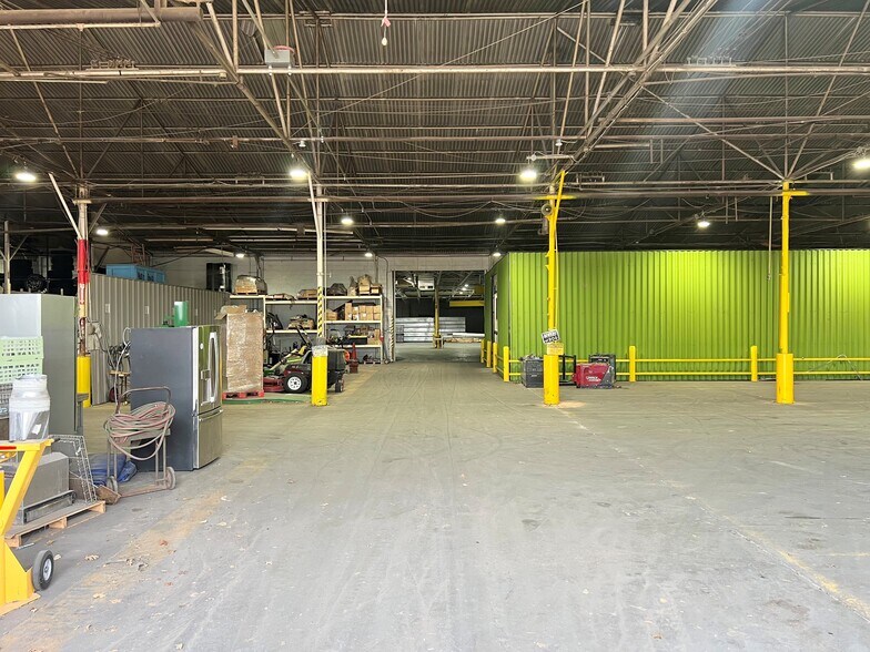 More Photos Of 5700 E Belknap St, Haltom City Warehouse For Sale