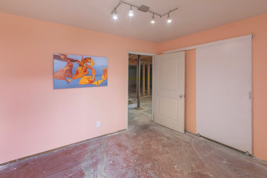 More Photos Of 1190A Shafter Ave, San Francisco Warehouse For Sale