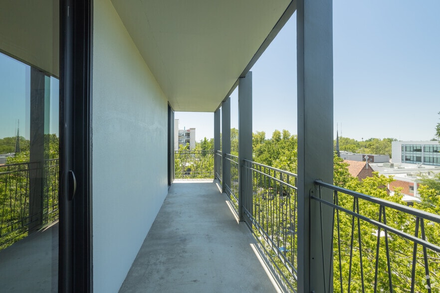 More Photos Of 2701 Capitol Ave, Sacramento Apartments For Lease