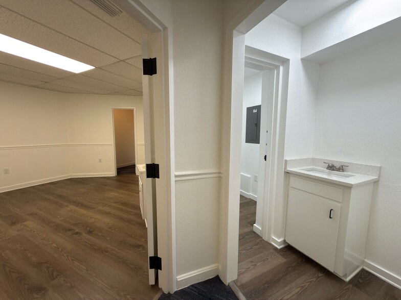 More Photos Of 1527 S Orange Ave, Orlando Medical For Lease