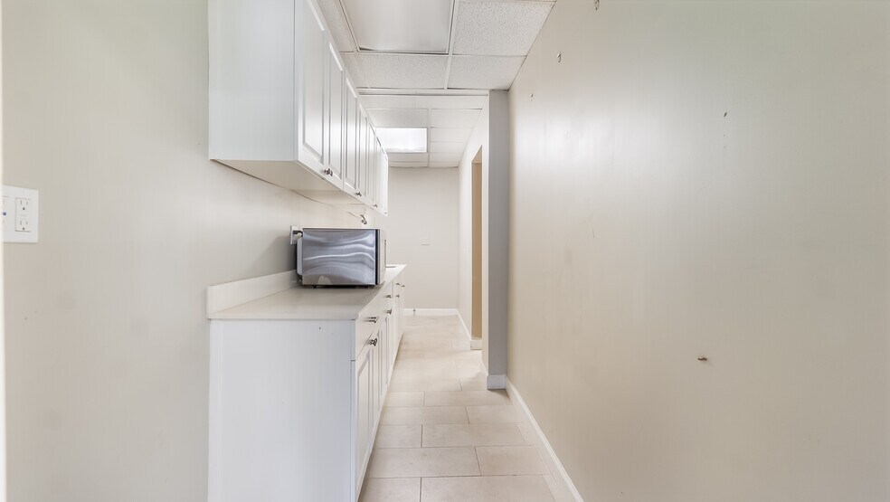 More Photos Of 1501 NW 1st Ct, Boca Raton Light Distribution For Lease