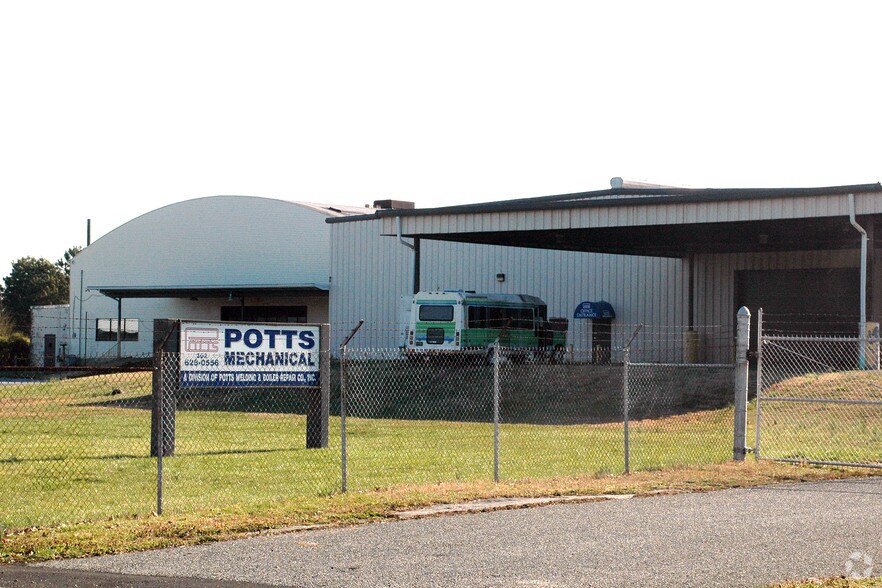 More Photos Of 8506 Potts Ln, Seaford Manufacturing For Lease