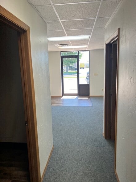 More Photos Of 941 Ashwaubenon St, Green Bay Unknown For Lease