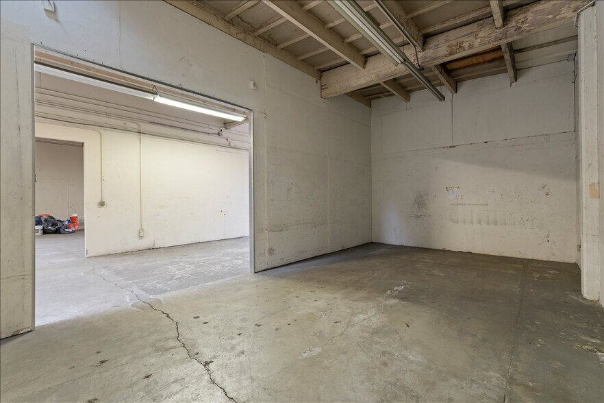More Photos Of 930 Industrial Ave, Palo Alto Warehouse For Sale