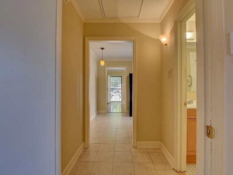 More Photos Of 370 S Fenwick Rd, Memphis Multifamily For Sale